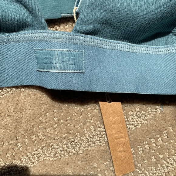 SKIMS‎ COTTON PLUNGE BRALETTE - Picture 9 of 12